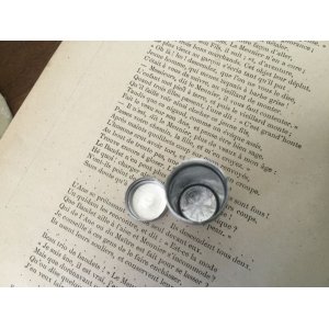 画像5: フランス アンティーク 筒型の小さなアルミ缶